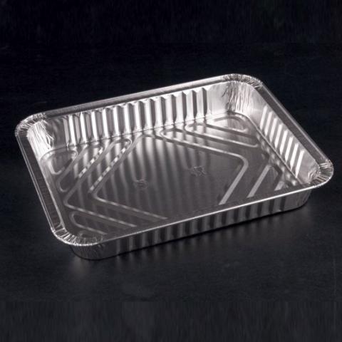 Aluminum foil rectangular container 227x177x30 mm. - D 800 (oblique view, black background)