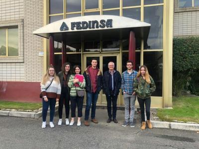 Integrantes de La Universidad de La Rioja visitando las instalaciones de FEDINSA